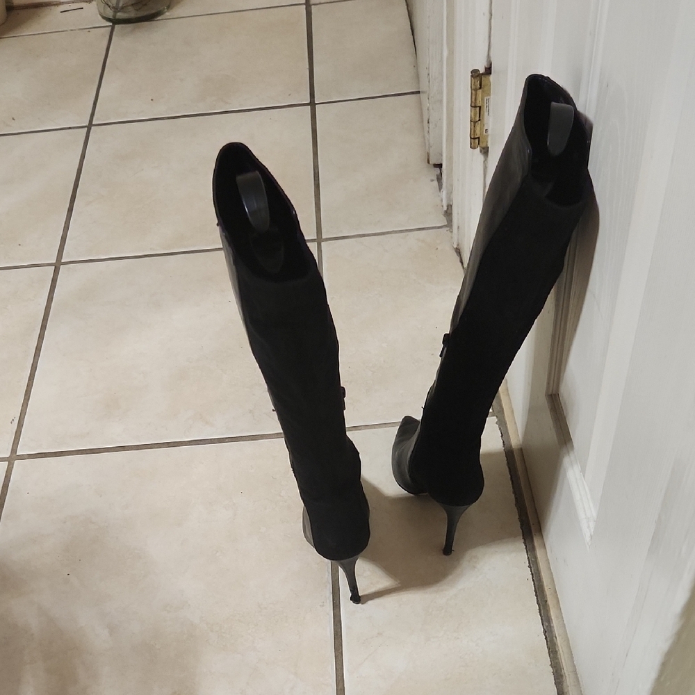 Aldo Black Heeled Boots Timeless Knee-High Style - Picture 2 of 4